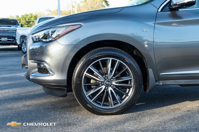 Used 2020 INFINITI QX60 Signature Edition w/ Cargo Package Essential image 10