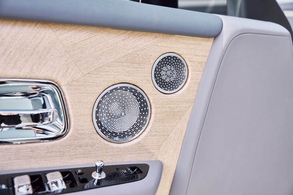 Used 2025 Rolls-Royce Phantom Sedan RWD image 39