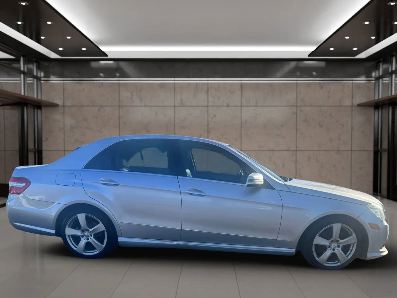 Used 2010 Mercedes-Benz E 350 Sedan image 7