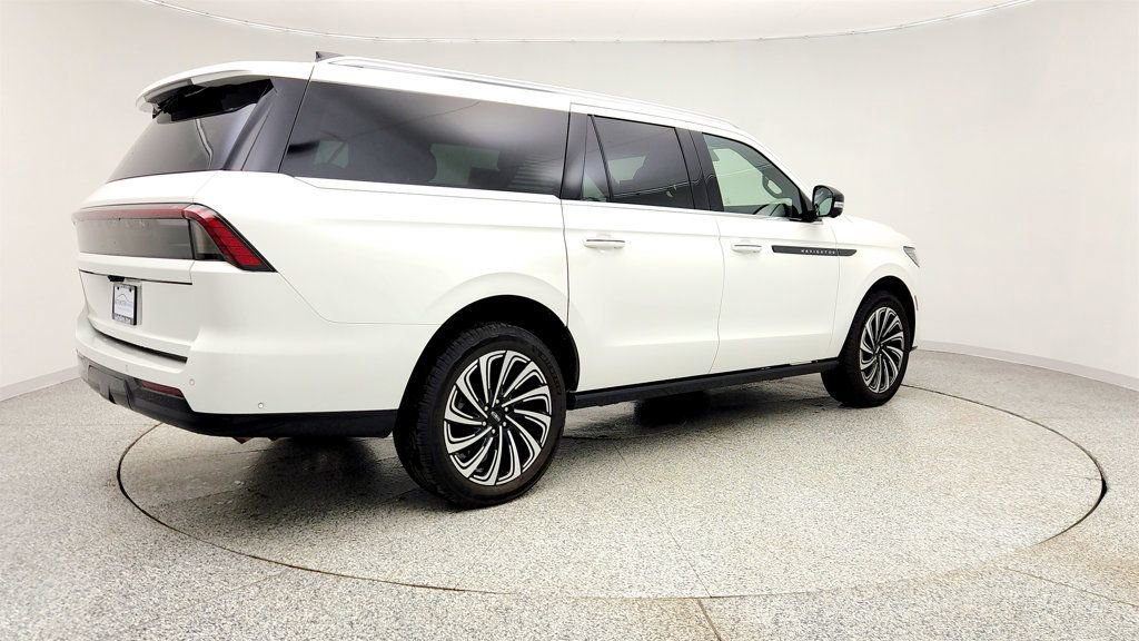 Used 2025 Lincoln Navigator L Black Label image 5