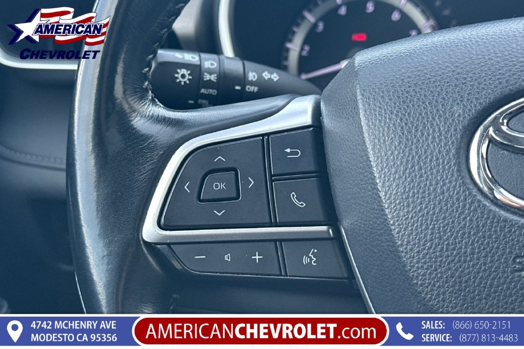 Used 2022 Toyota Highlander XLE AWD/4WD image 33