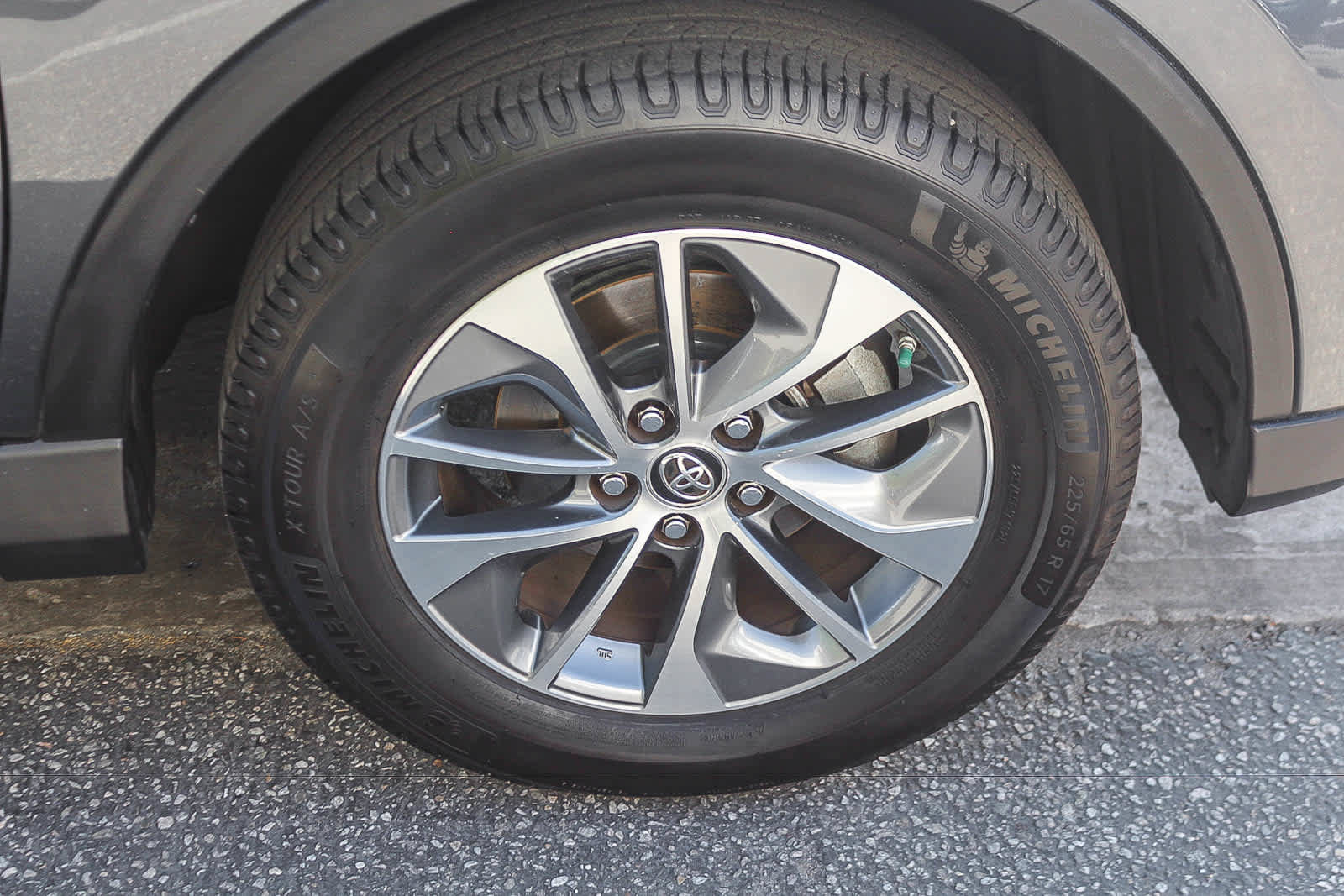 Used 2017 Toyota RAV4 XLE w/ Carpet Mat Package AWD/4WD image 17