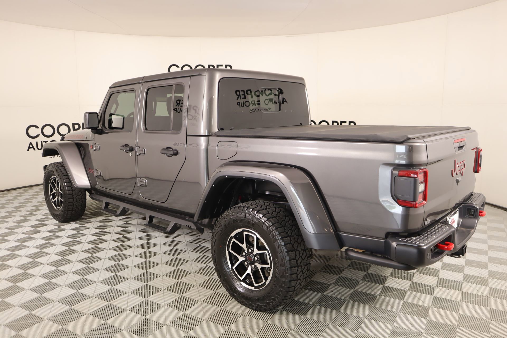 Used 2024 Jeep Gladiator Rubicon image 23