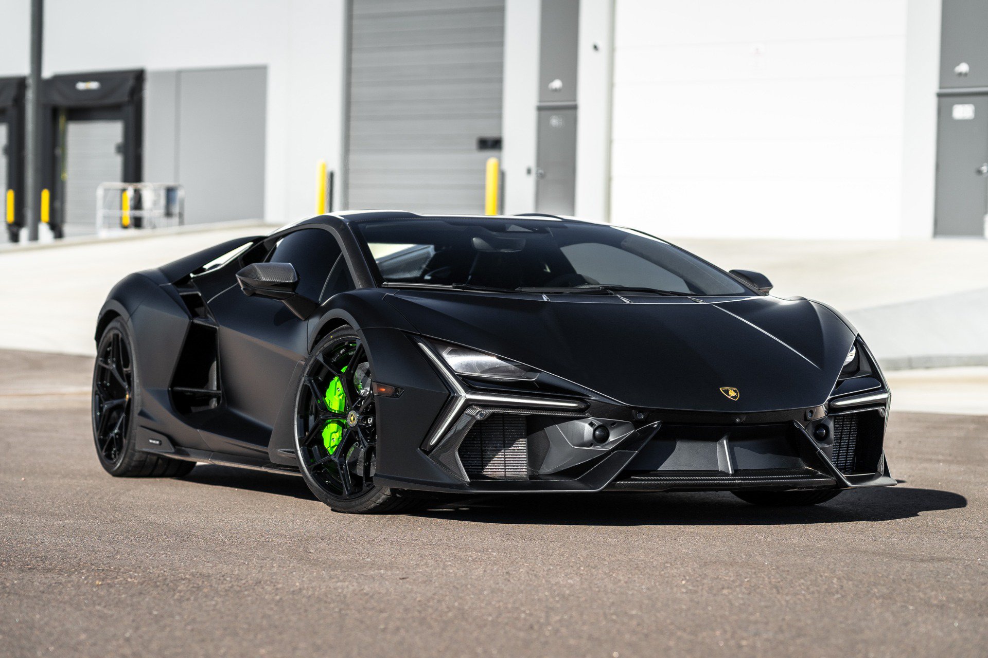 Used 2025 Lamborghini Revuelto AWD/4WD image 2