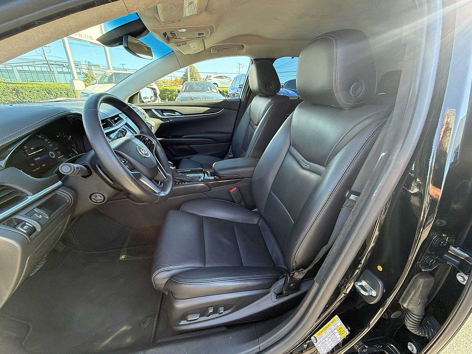 Used 2015 Cadillac XTS w/ Rear Seat Comfort Package FWD image 19