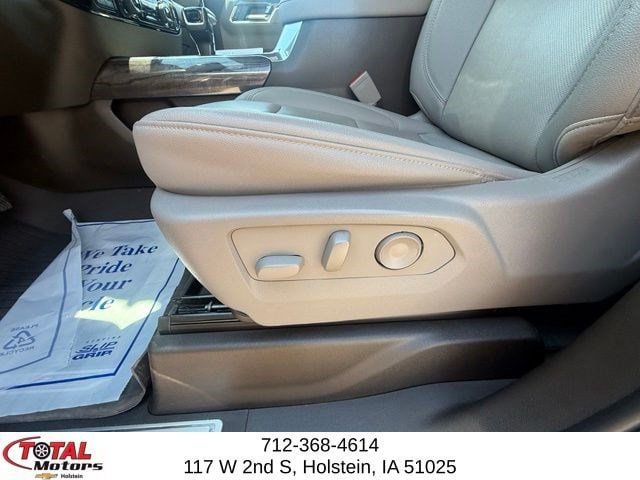 Used 2023 Chevrolet Silverado 1500 LTZ AWD/4WD image 12