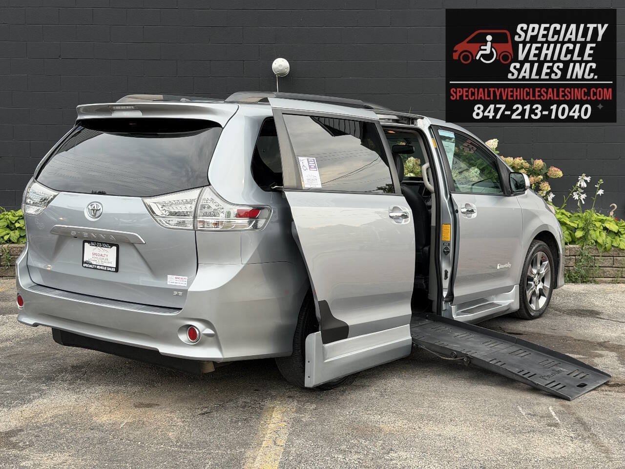 Used 2014 Toyota Sienna SE