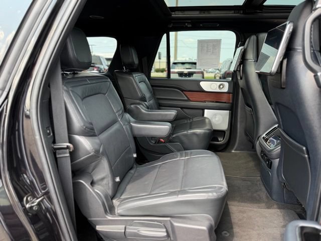 Used 2023 Lincoln Navigator L Reserve AWD/4WD image 18