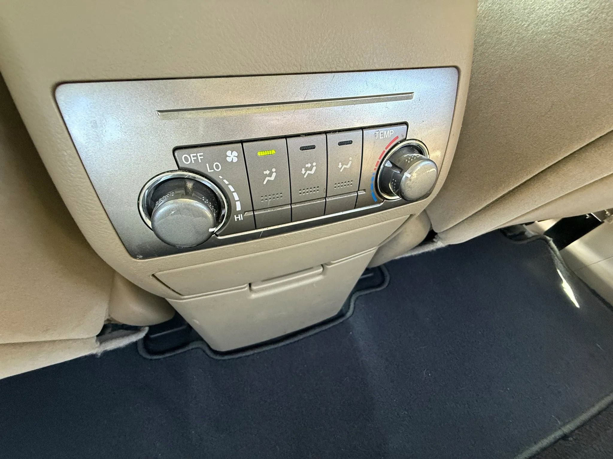 Used 2012 Toyota Highlander 4WD w/ Tech Pkg image 19