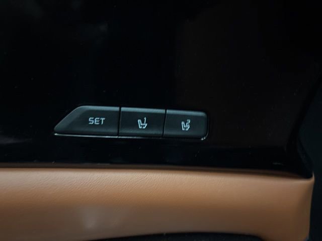 Used 2024 Kia Carnival SX Prestige FWD image 11