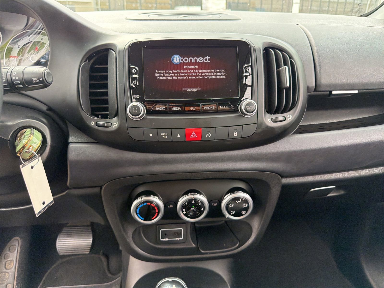 Used 2017 FIAT 500L Trekking FWD image 15