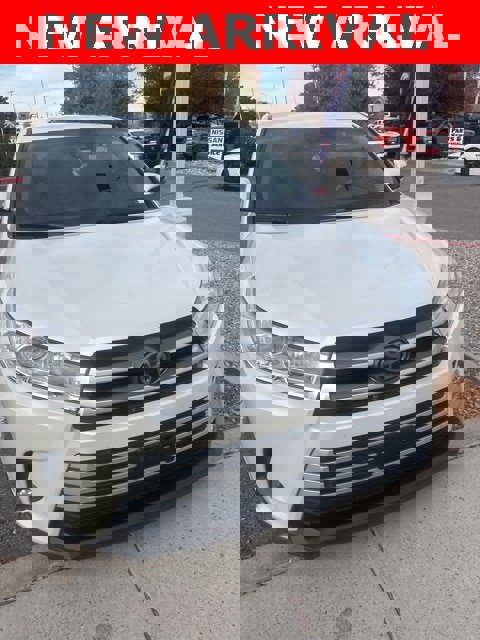 Used 2018 Toyota Highlander Plus image 1