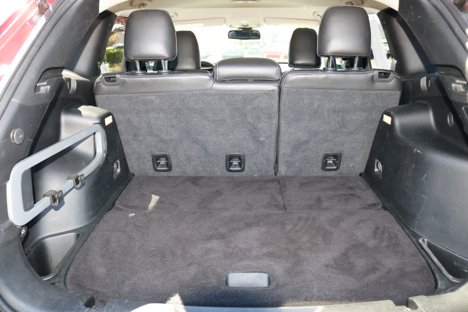 Used 2015 Jeep Cherokee Latitude AWD/4WD image 12