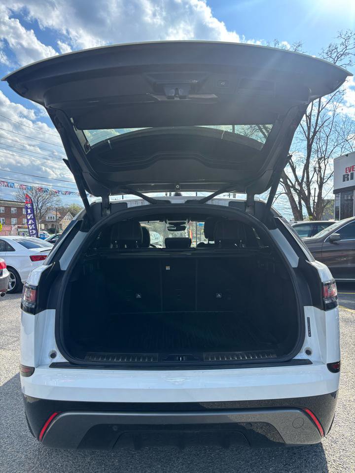 Used 2019 Land Rover Range Rover Velar R-Dynamic SE AWD/4WD image 4
