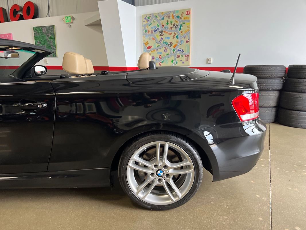 Used 2013 BMW 135i Convertible image 46