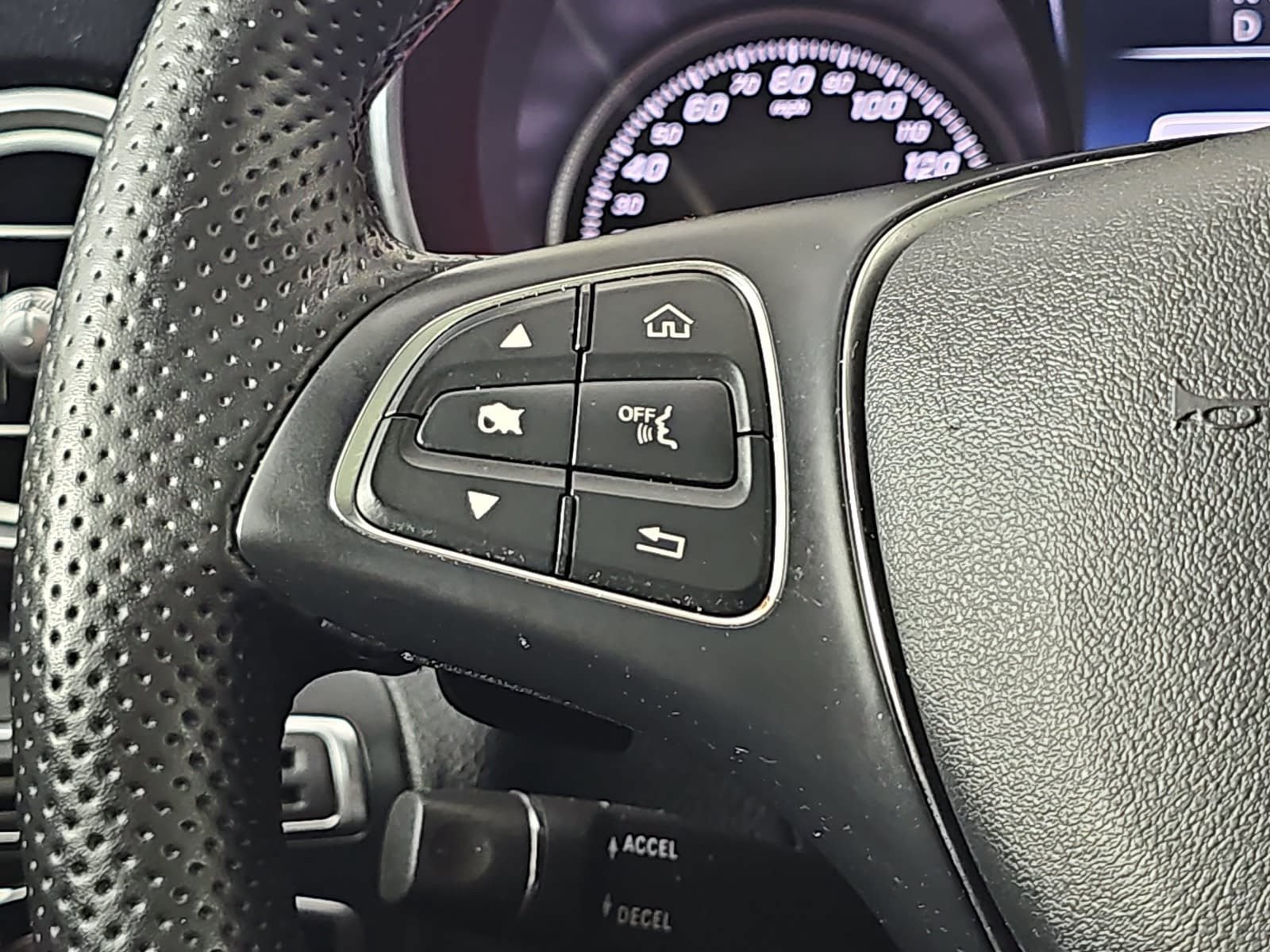 Used 2019 Mercedes-Benz GLC 300 4MATIC Coupe image 17