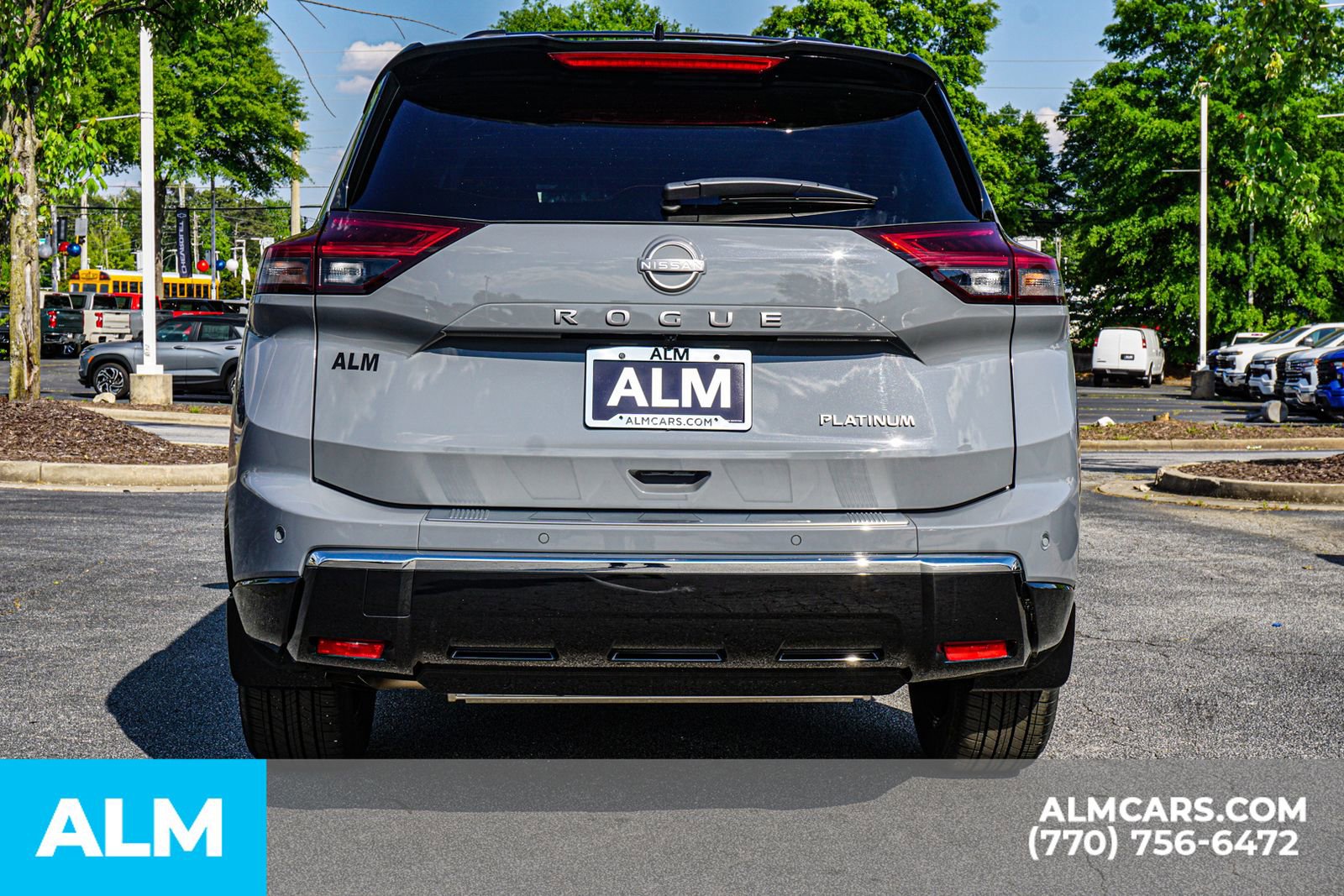 Used 2025 Nissan Rogue Platinum FWD image 13