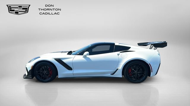 Used 2019 Chevrolet Corvette ZR1 RWD image 2