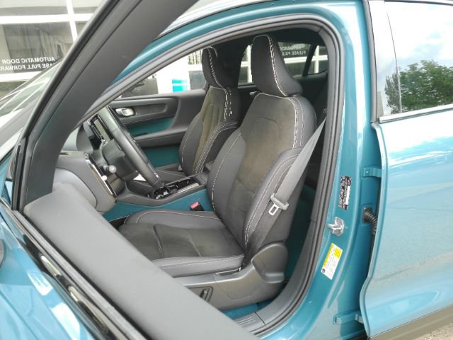 Used 2022 Volvo C40 P8 Recharge Ultimate AWD/4WD image 6