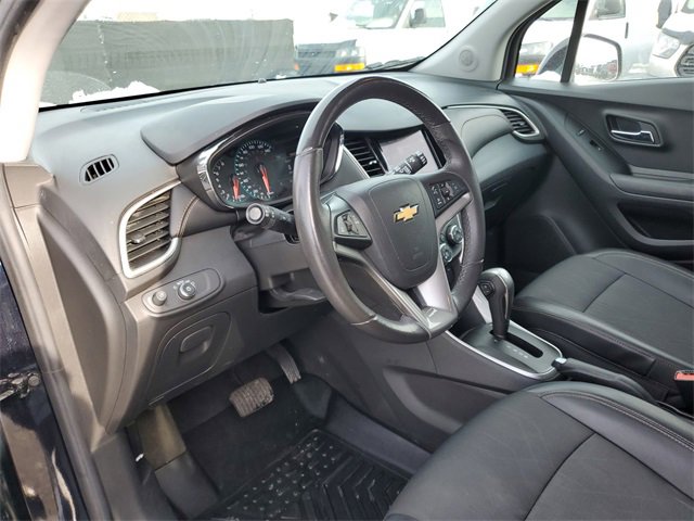 Certified 2022 Chevrolet Trax LT w/ LT Convenience Package image 10