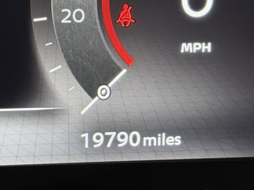 Used 2023 Nissan Ariya AWD image 15