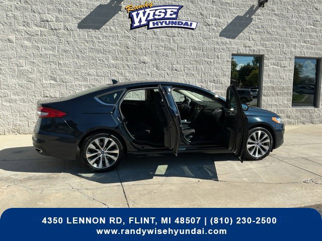 Used 2020 Ford Fusion SE AWD/4WD image 12