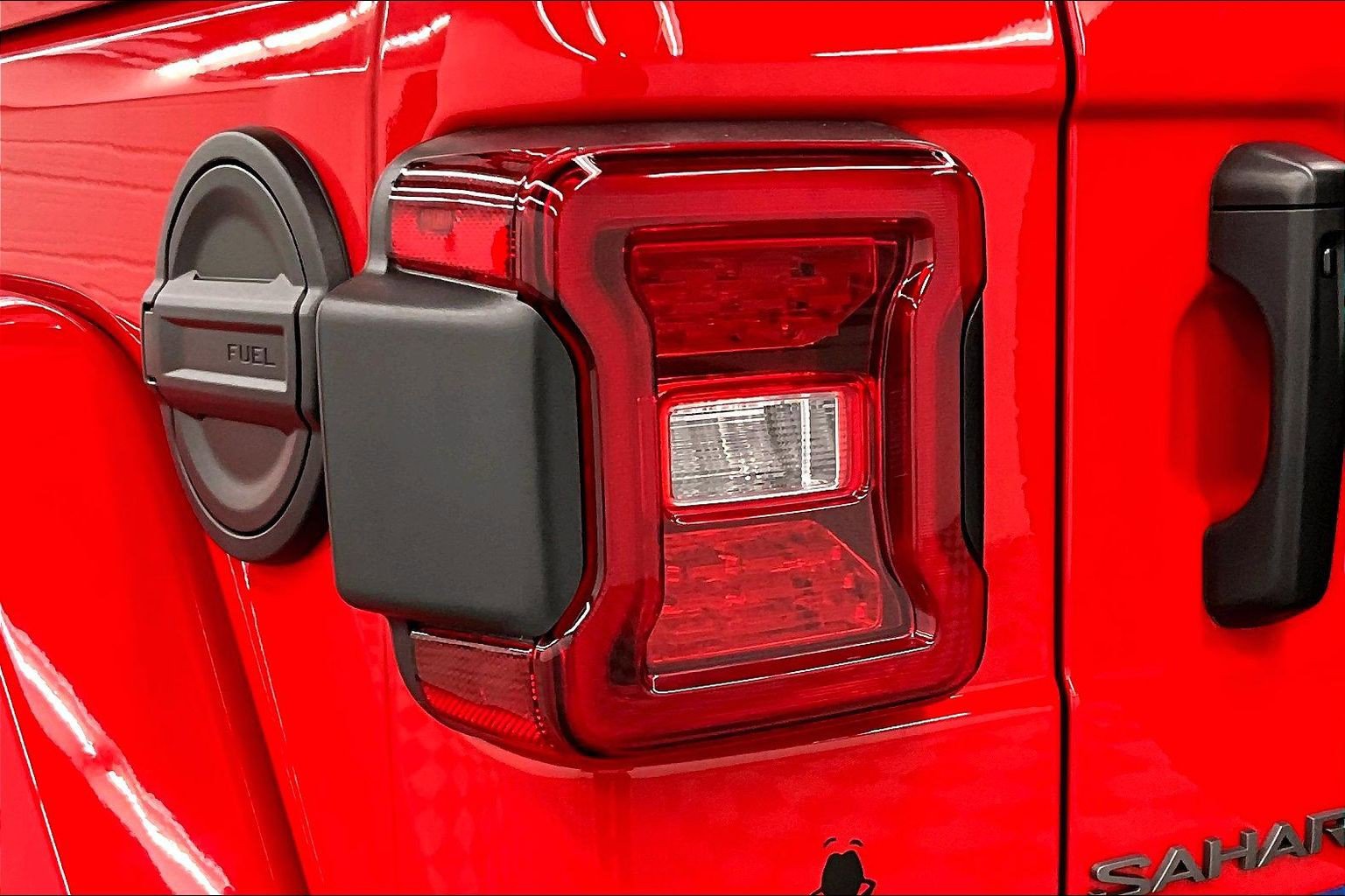Used 2025 Jeep Wrangler Unlimited Sahara w/ Safety Group AWD/4WD image 36