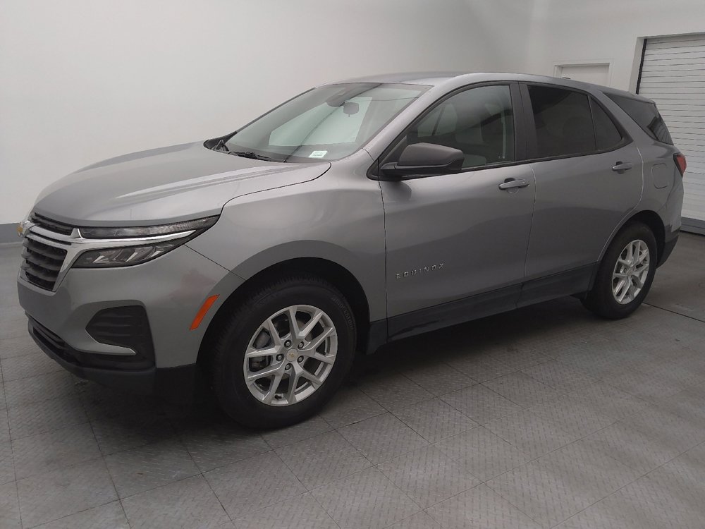 Used 2023 Chevrolet Equinox LS w/ LS Convenience Package image 2