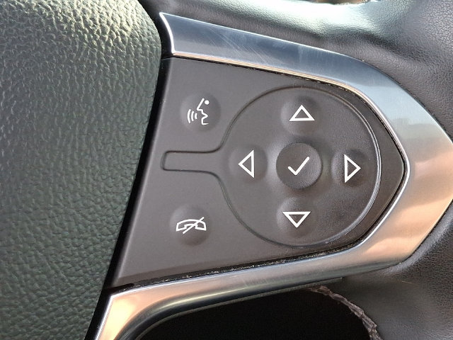 Used 2023 Chevrolet Traverse RS w/ LPO, Cargo Package AWD/4WD image 22