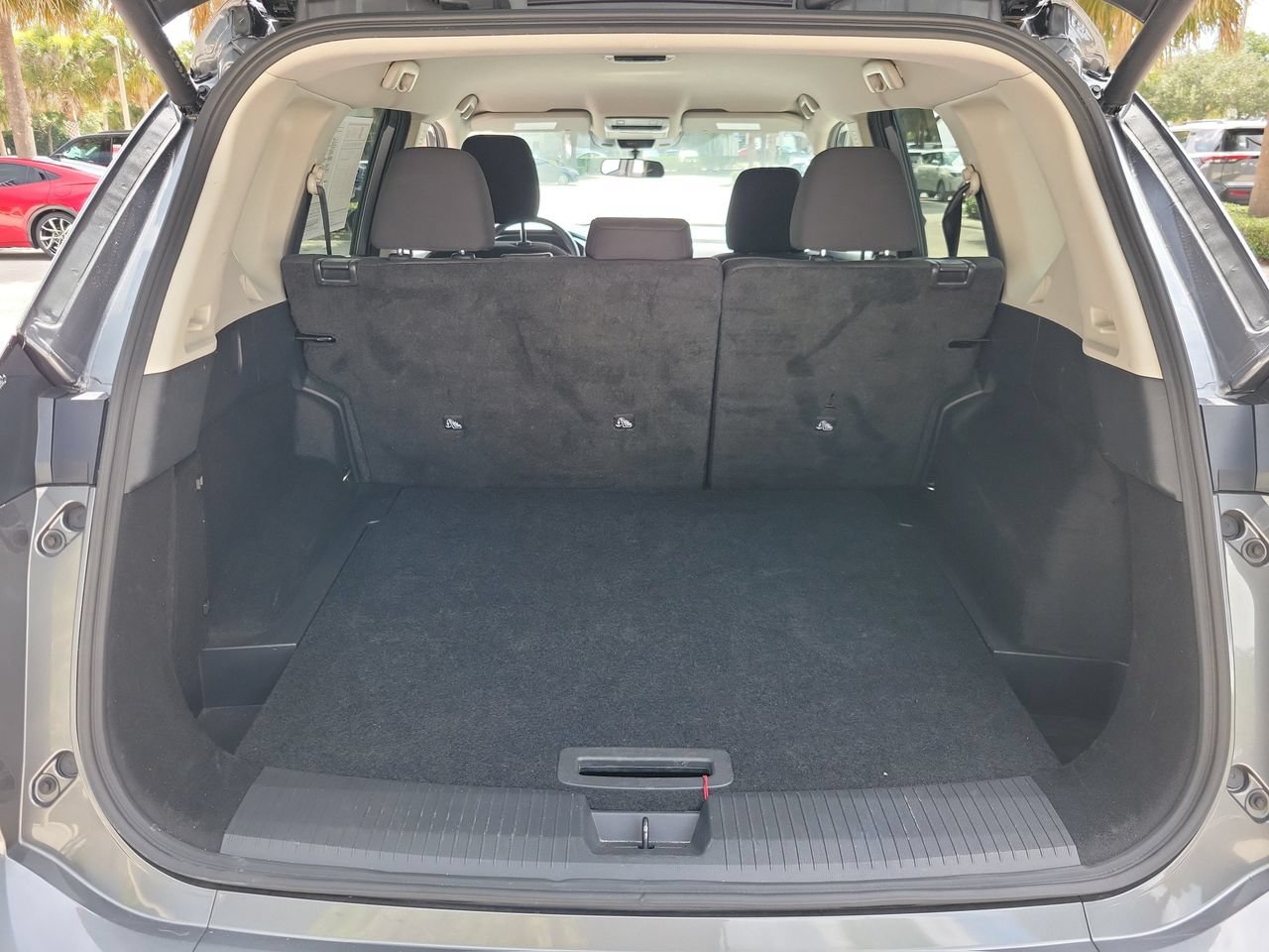 Used 2025 Nissan Rogue SV FWD image 7