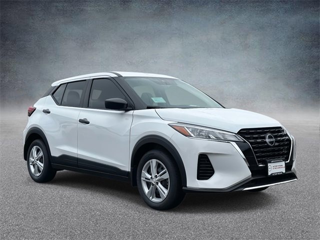 New 2025 Nissan Kicks Play S image 1