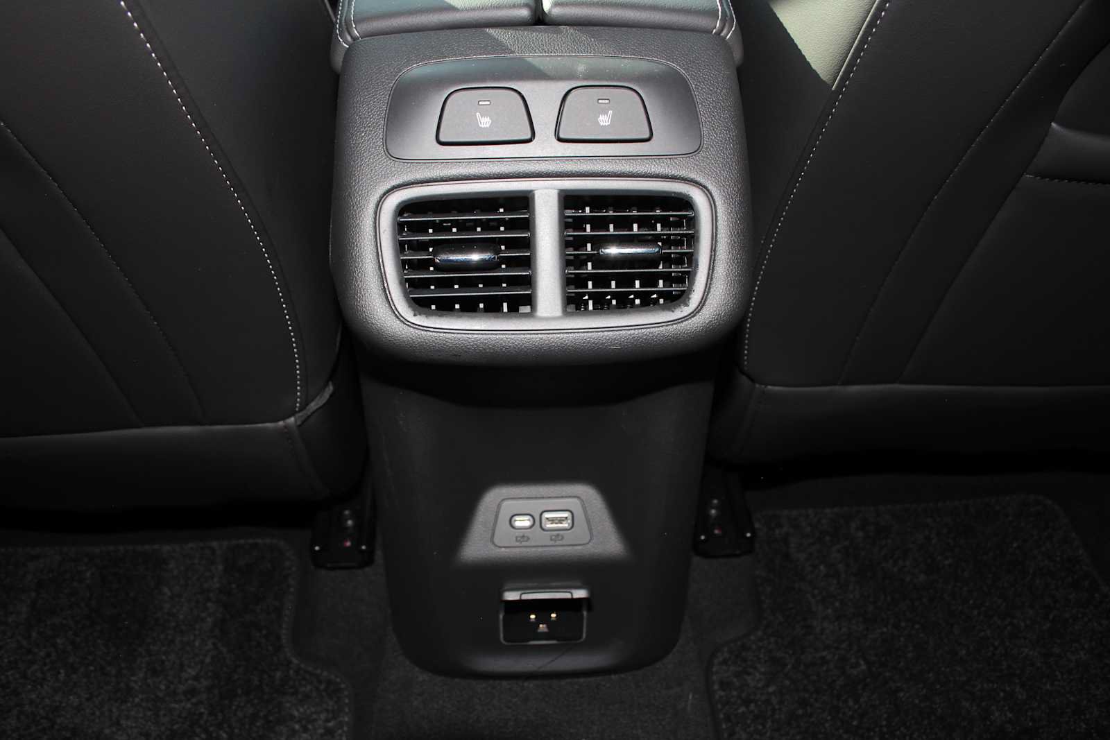 Used 2023 Buick Envision Avenir AWD/4WD image 33