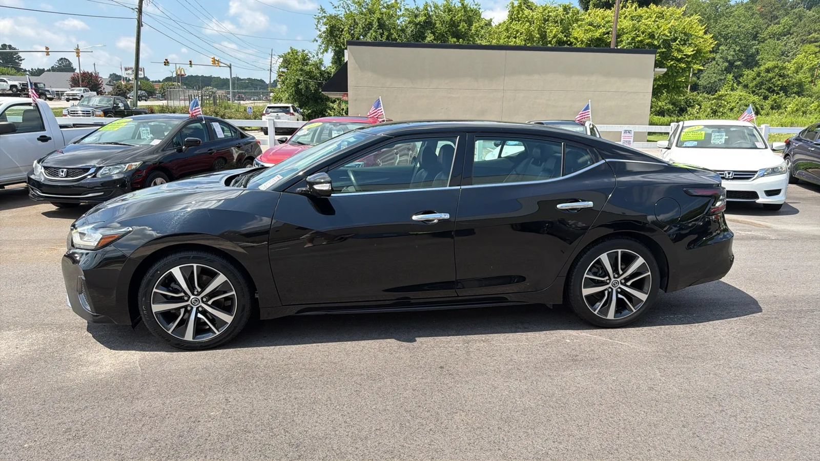 Used 2020 Nissan Maxima 3.5 SV w/ Floor Mat Group FWD image 2