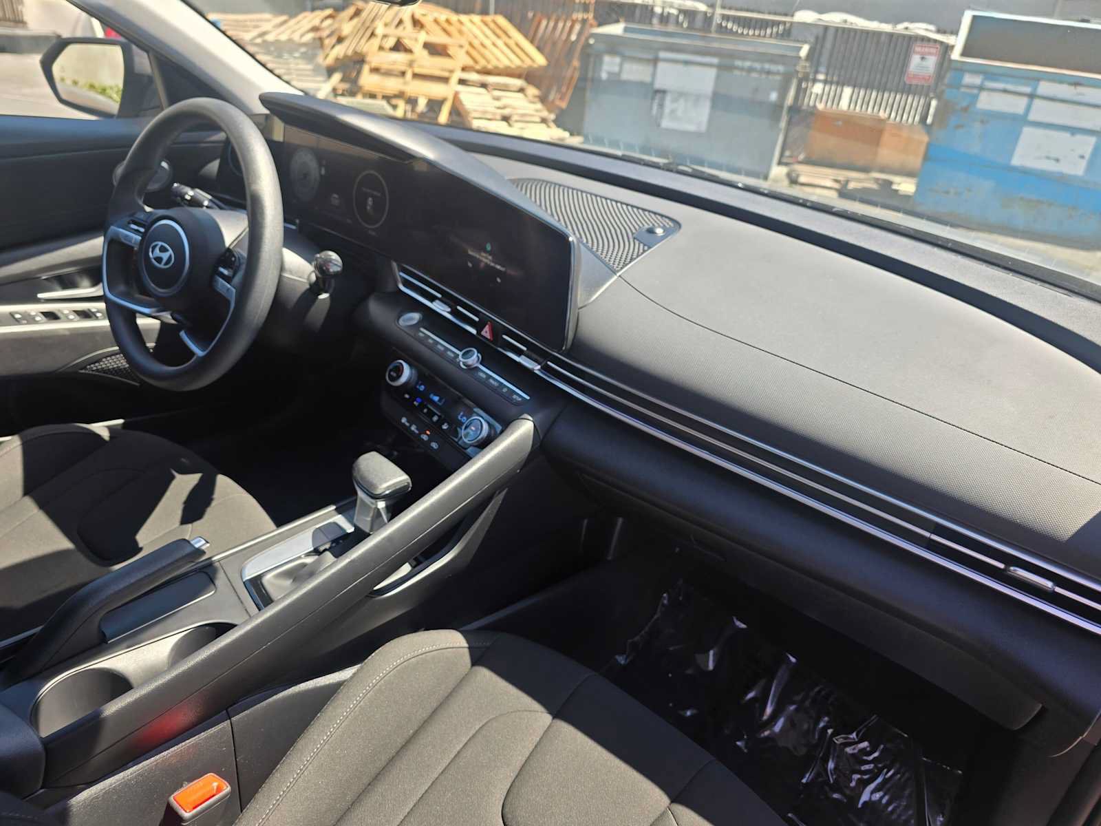 Used 2024 Hyundai Elantra SEL FWD image 11