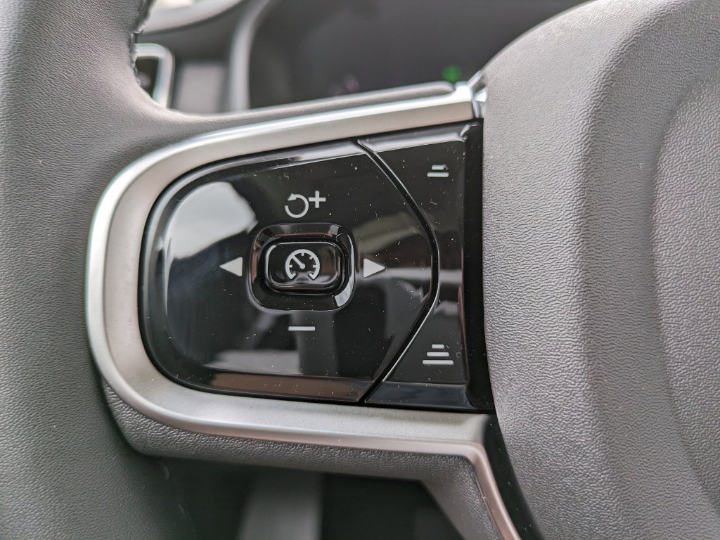 New 2026 Volvo XC90 B6 Plus w/ Protection Package Premier AWD/4WD image 25