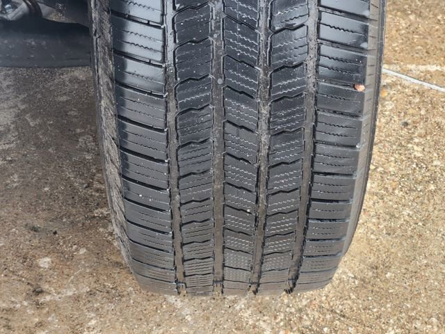 Used 2018 Chevrolet Silverado 1500 LTZ Z71 w/ LTZ Plus Package AWD/4WD image 18