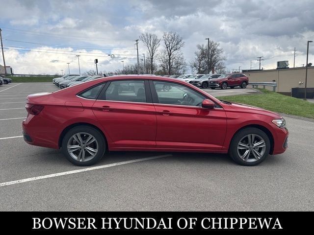 Used 2023 Volkswagen Jetta SE image 8