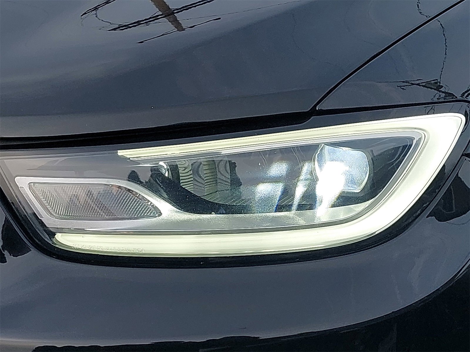 Used 2022 Chrysler Pacifica Touring-L image 41