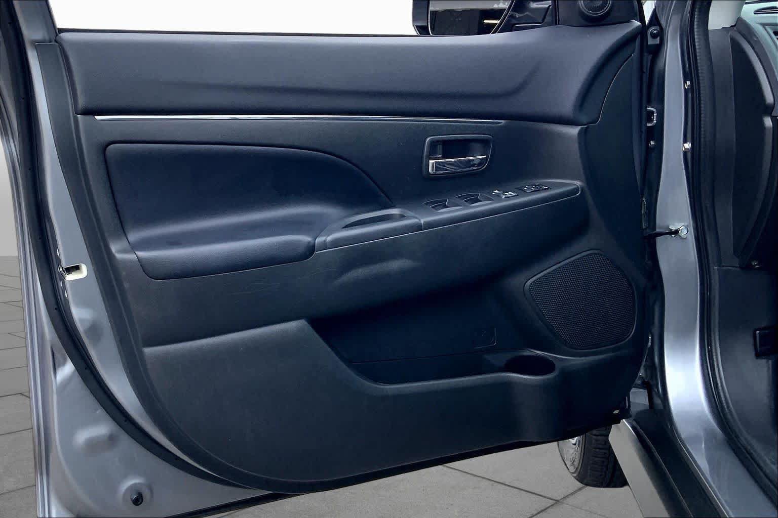 Used 2017 Mitsubishi Outlander Sport SEL FWD image 20