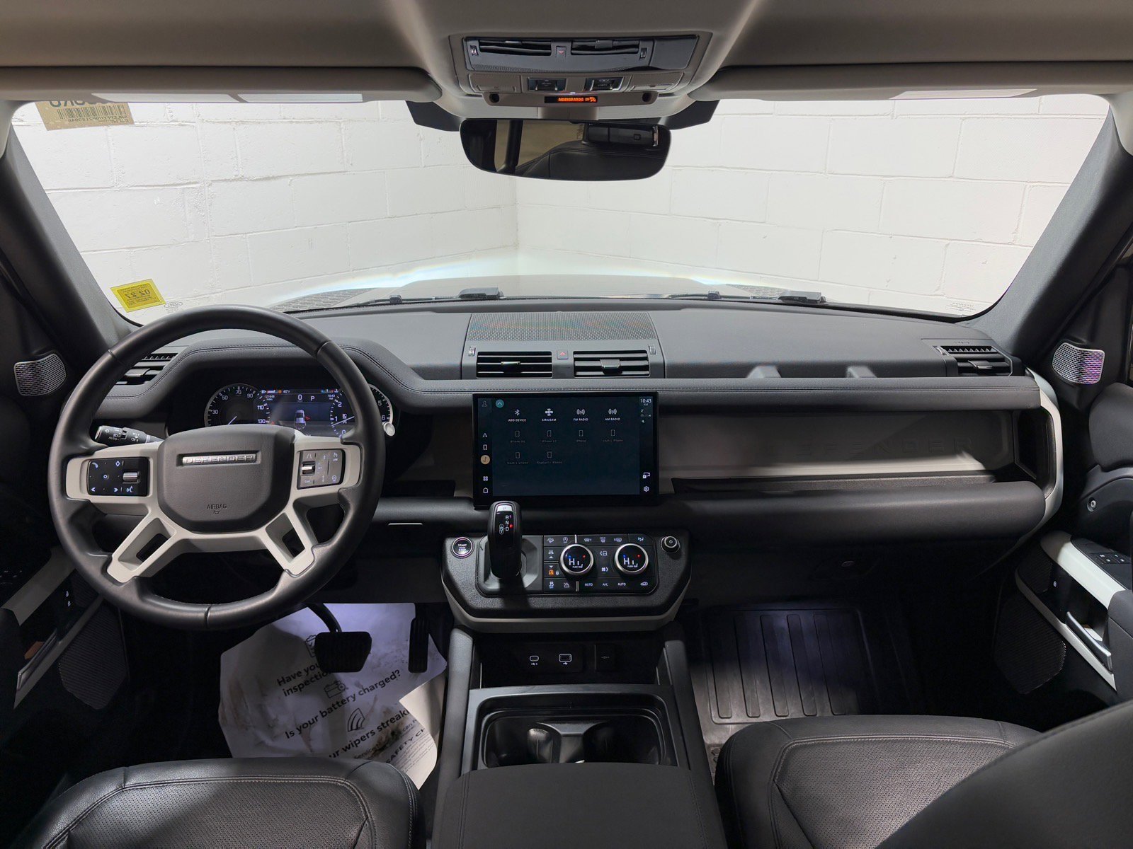 Used 2023 Land Rover Defender 130 SE image 39
