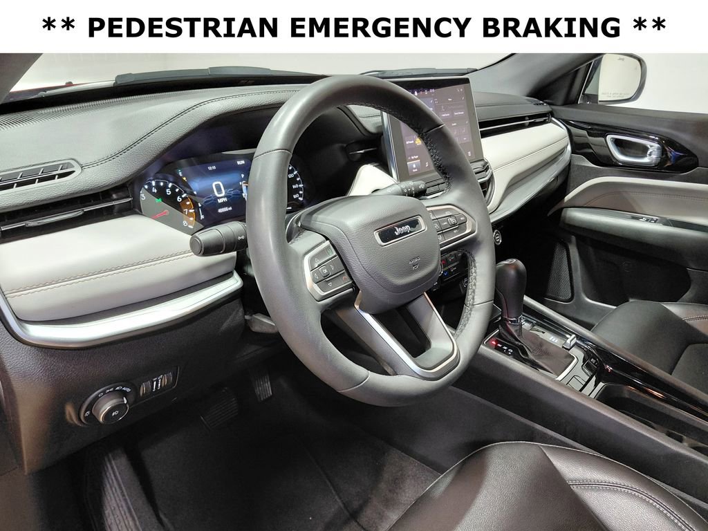 Used 2025 Jeep Compass Limited AWD/4WD image 10