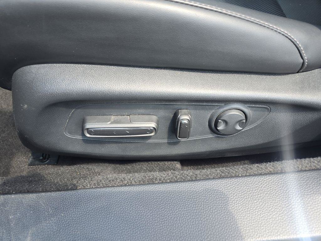 Used 2023 Honda Accord EX-L image 10