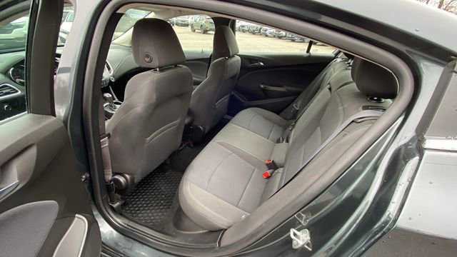 Used 2017 Chevrolet Cruze LT image 31