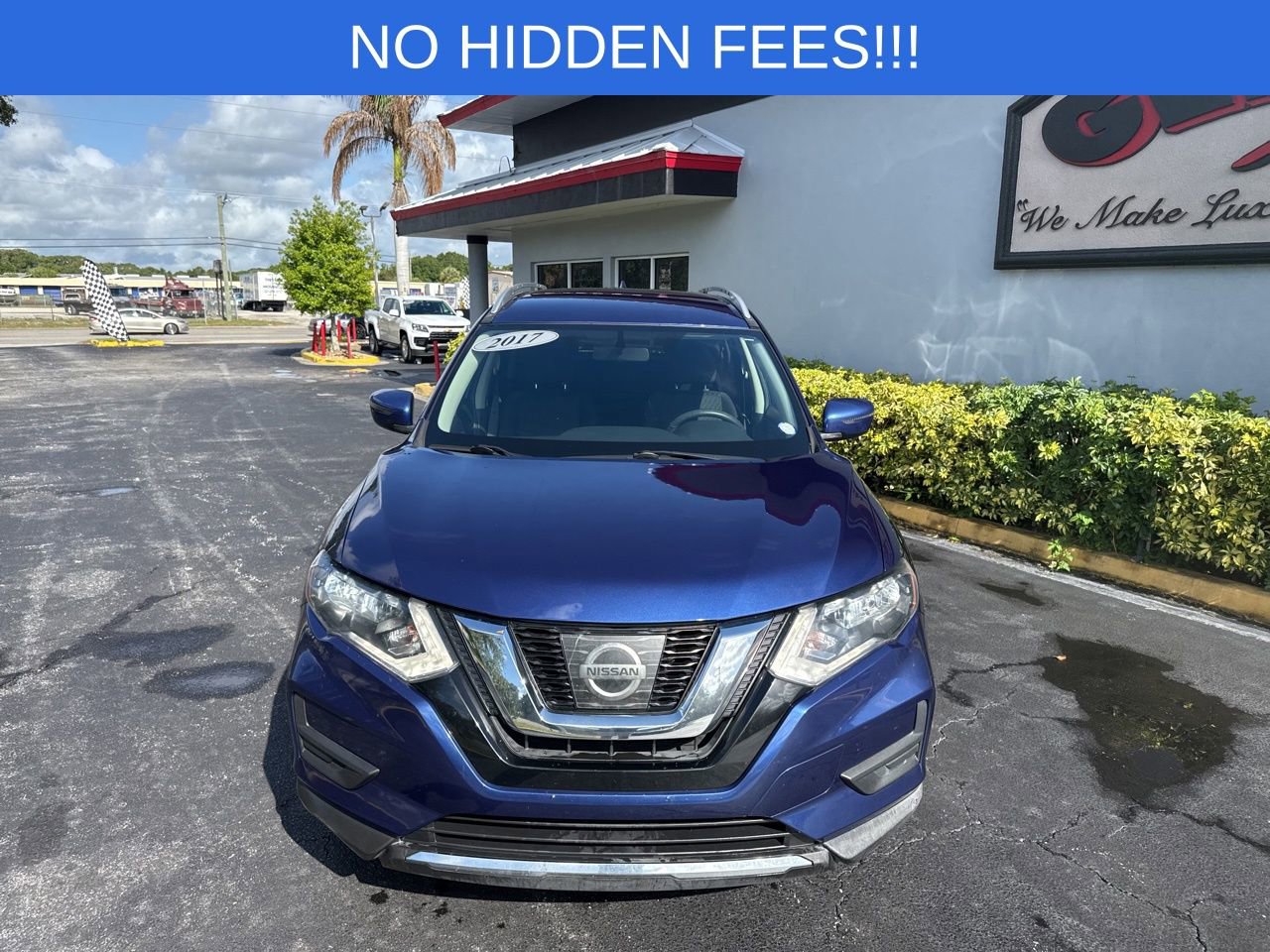 Used 2017 Nissan Rogue SV AWD/4WD image 4