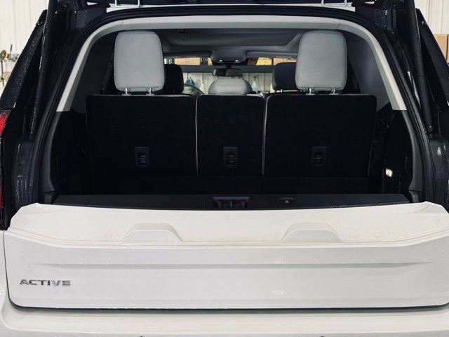 Used 2025 Ford Expedition Active image 14