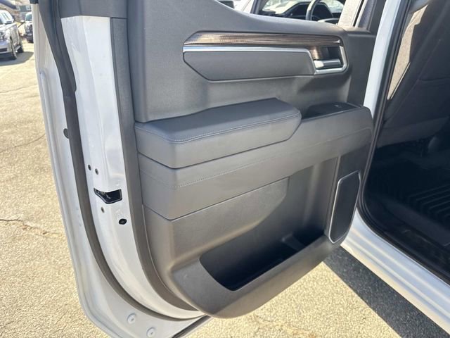 Used 2025 Chevrolet Silverado 1500 RST AWD/4WD image 17