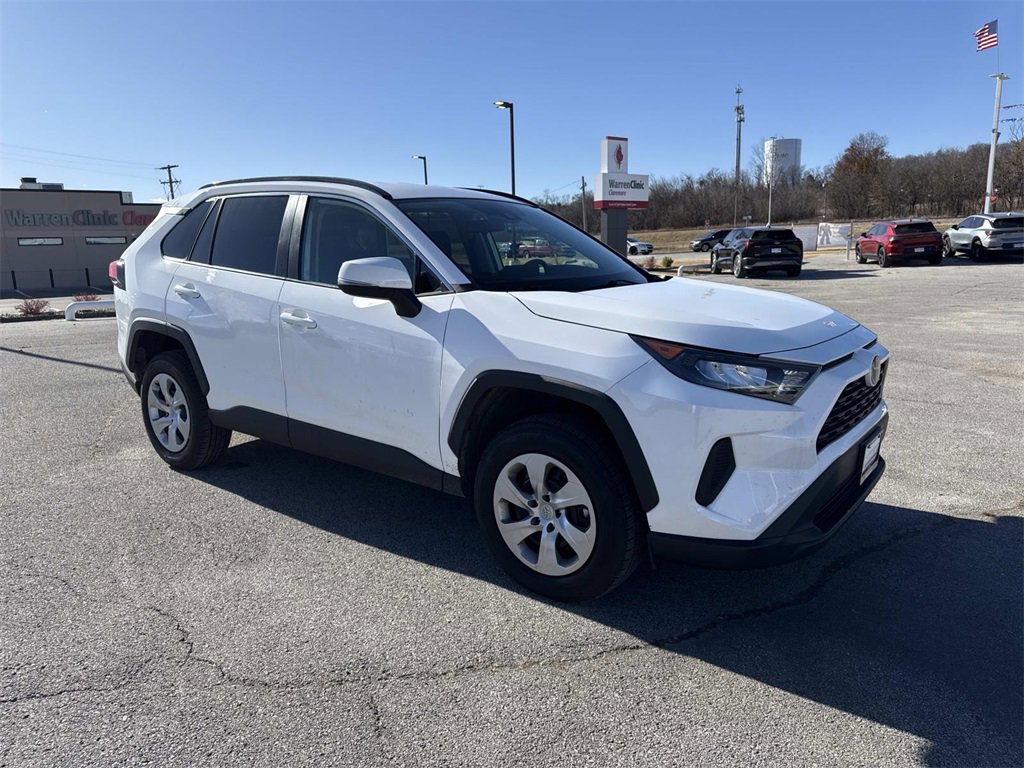 Used 2019 Toyota RAV4 LE image 7