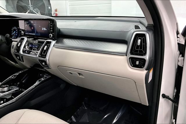 Used 2023 Kia Sorento SX Prestige image 17