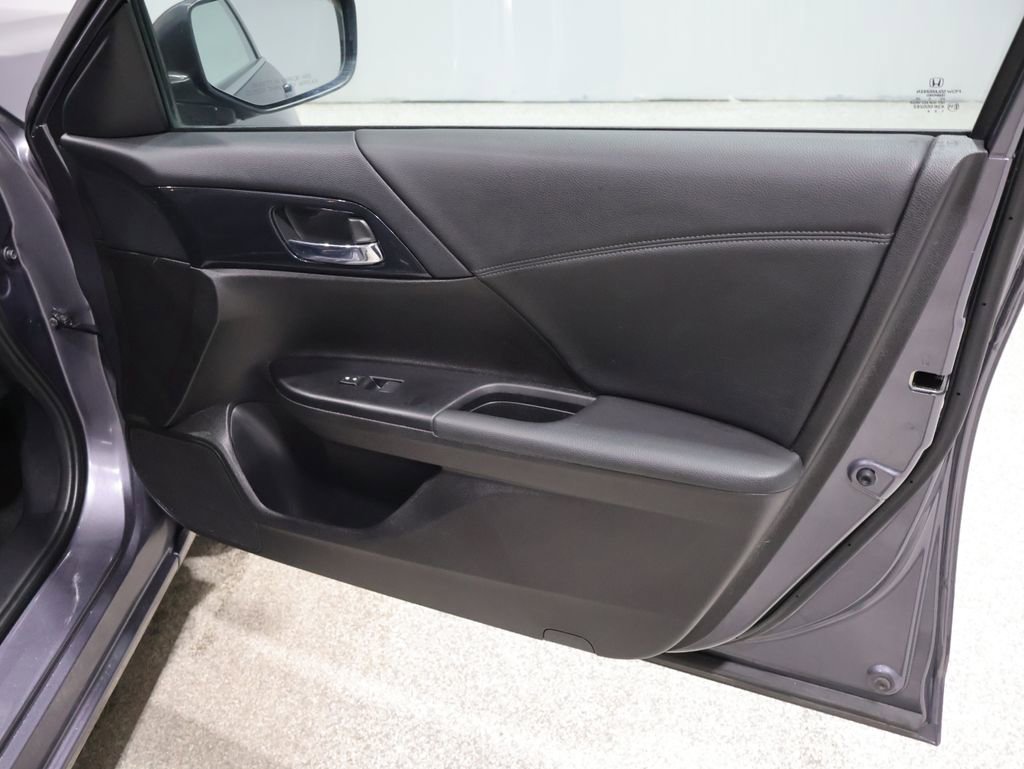 Used 2015 Honda Accord Sport image 22