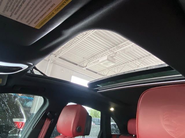 Used 2024 Porsche Macan image 24